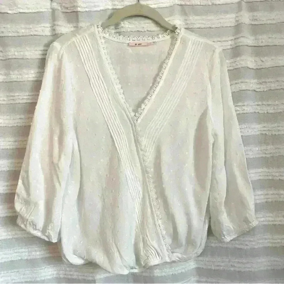 Francesca’s Mi Ami White Clip Dot Surplice Blouse | Women’s Size Large Shirt - Picture 2 of 9